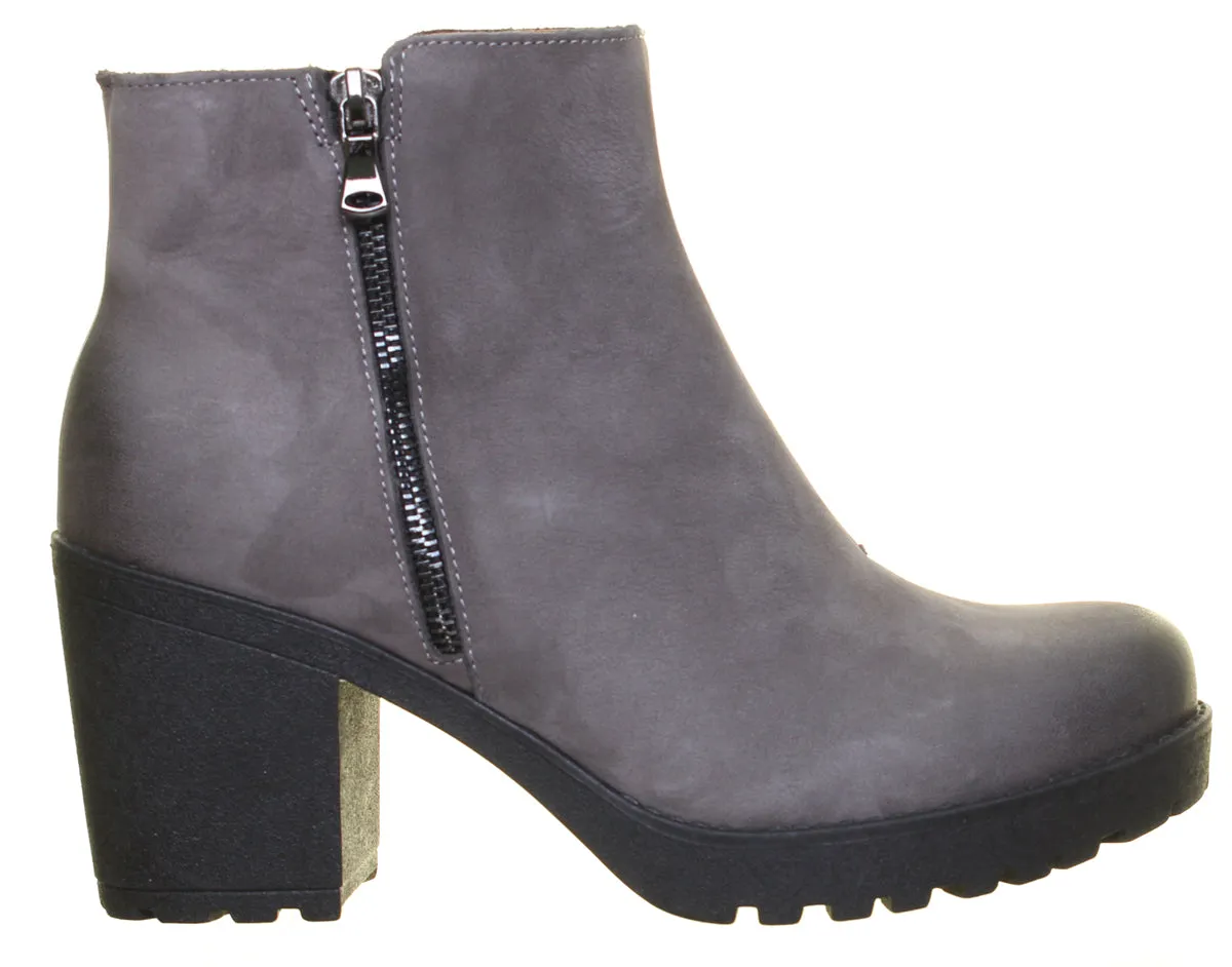 3000 Suede Boot With Zip On The Side In Grey