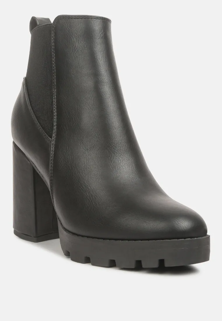 bolt block heeled chelsea boots