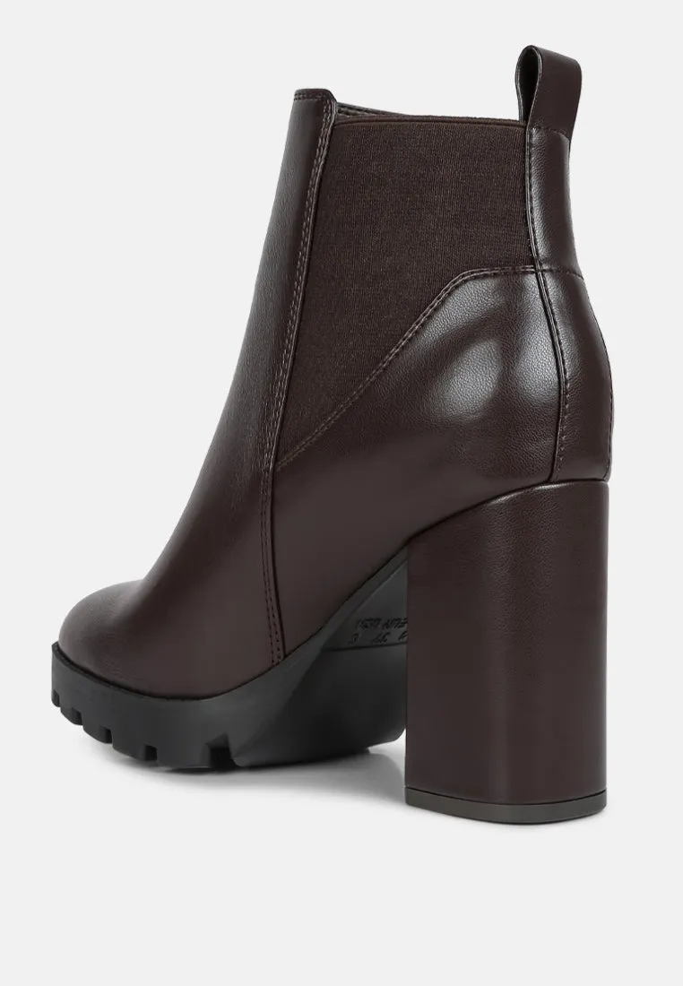 bolt block heeled chelsea boots