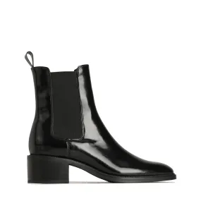 KENIA LEATHER CHELSEA BOOTS